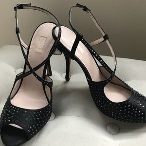 NWOT Glint heels